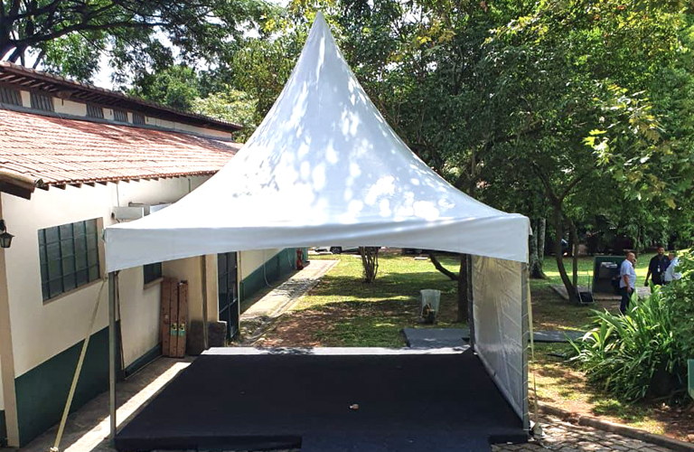 Tenda chapéu de bruxa da Tendas Maranhão